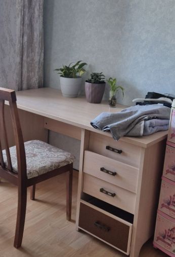 Продам полка и стол за 12000...