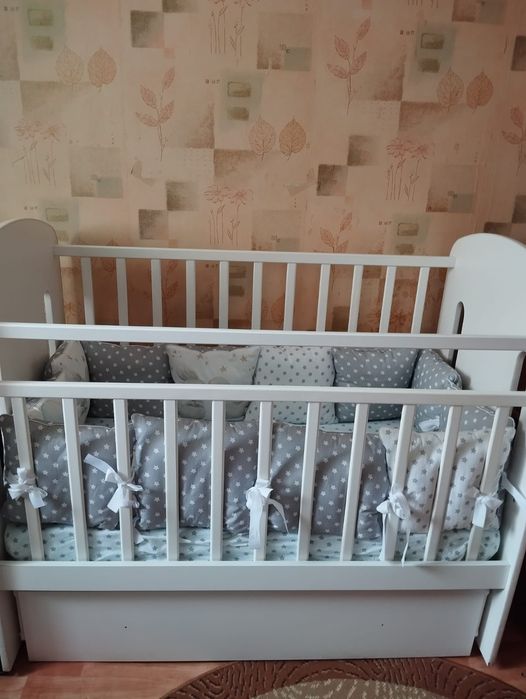 Детская кроватка