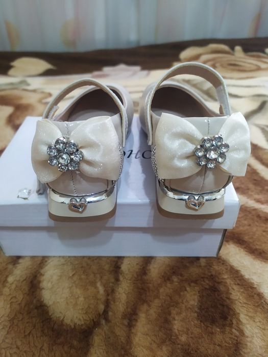 Детские туфельки на девочку