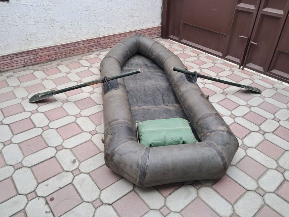 Лодка надувная двухместная
