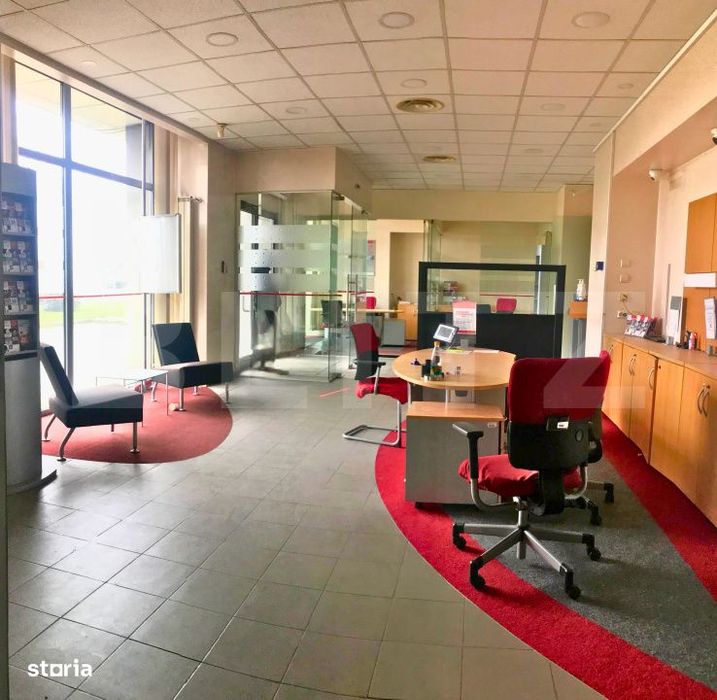 Spatiu comercial stradal, 160 mp, zona Micro 3