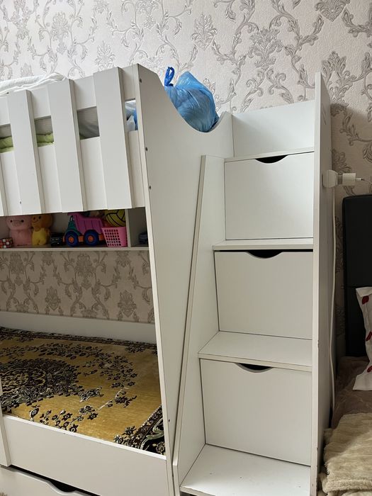 Двухъярусная кровать для детей