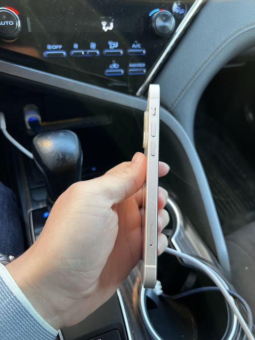 Продам iphone 12 128 гб