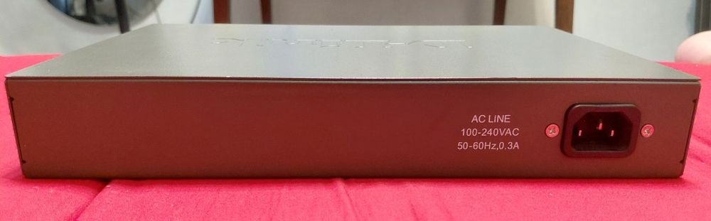 Коммутатор D-Link DES-1016D