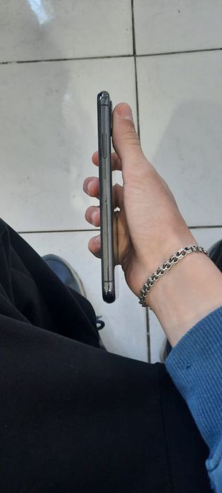 Айфон х в хорошем мостояние