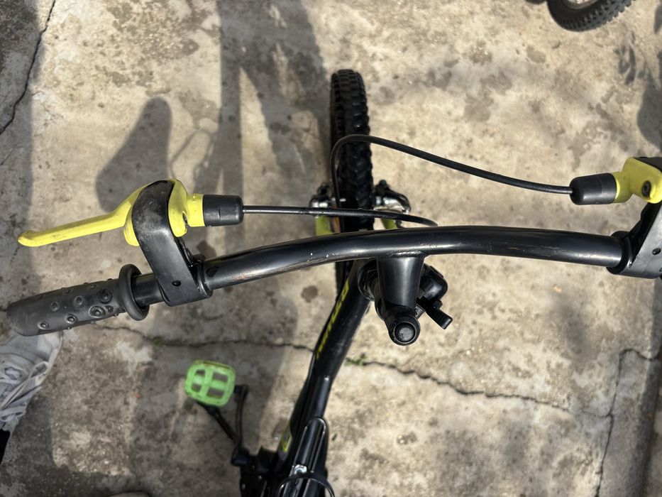 Bicicleta B Twin Dark Hero 500