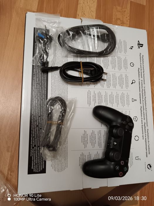 Playstation 4 slim 500 gb.