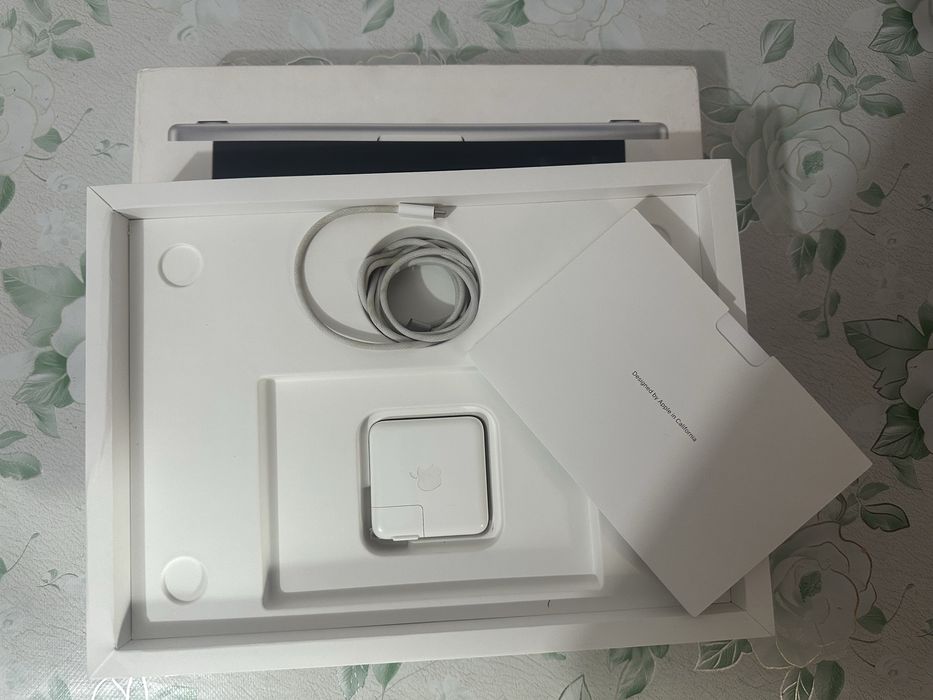 Macbook pro M3pro 18/512 Silver