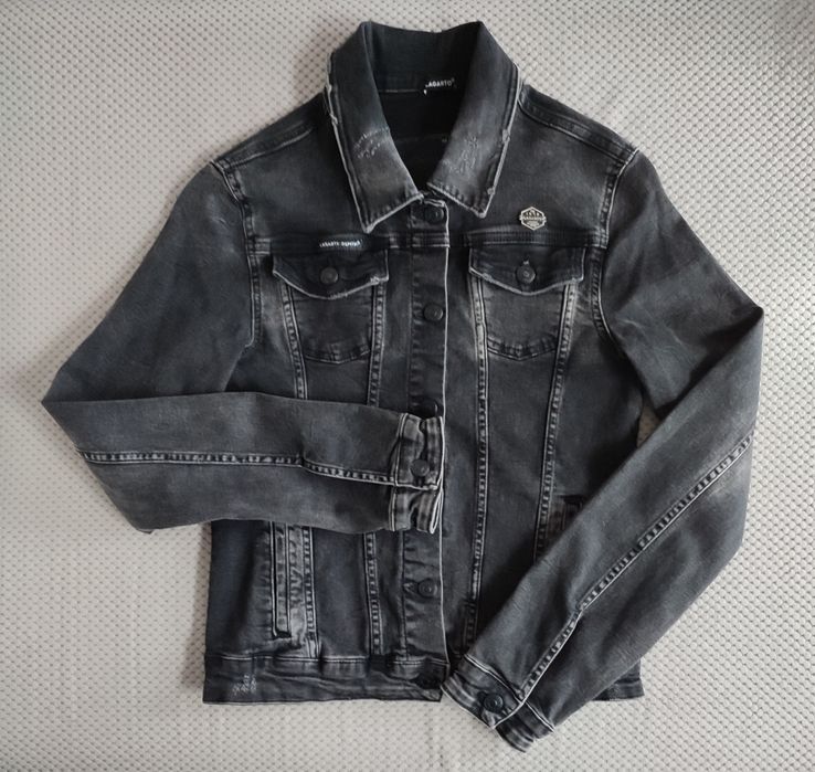 Продавам Якета  за всички сезони