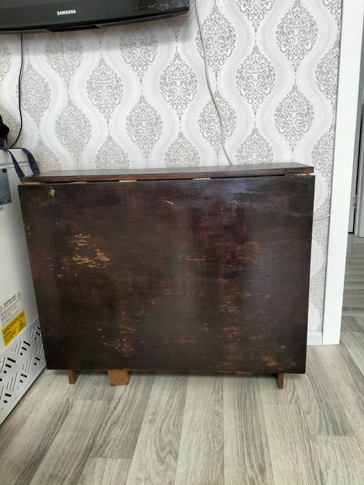 Продам стол книжка