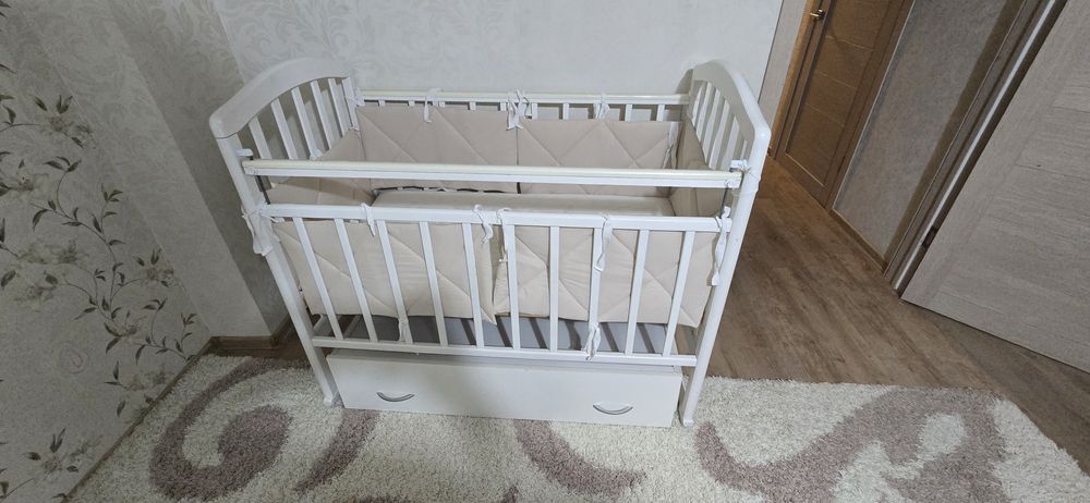 Детская кроватка