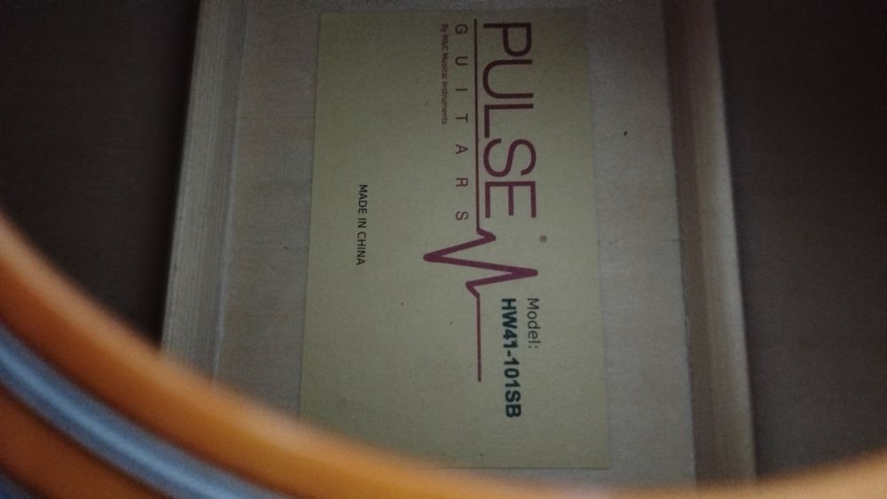 Chitară acustică Pulse HW41-101SB + husă + capodastru + pene, stare excelentă