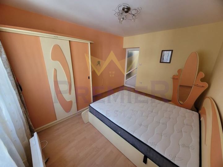 3-стаен в Варна-Лятно кино Тракия площ 65 цена 620