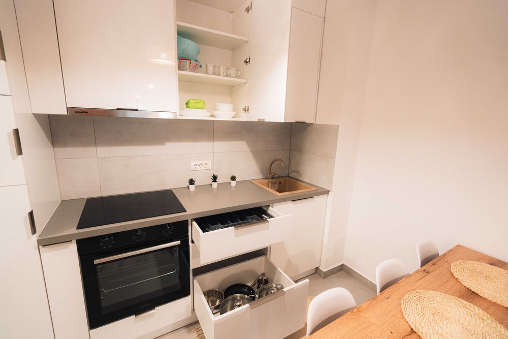 Apartament nou de inchiriat lux 2 cam et.4 Adora Park 6  parc. 2 sm.TV