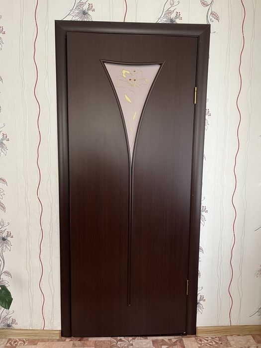 Продаю двери межкомнатные