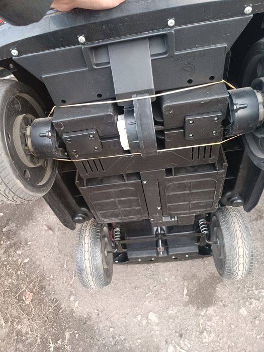 Продам детскую машинку