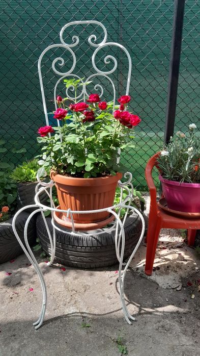 Цветарници от ковано желязо