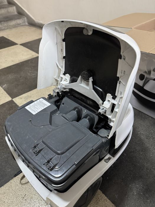 Прахосмукачка BOSCH AquaWash & Clean Seria 4