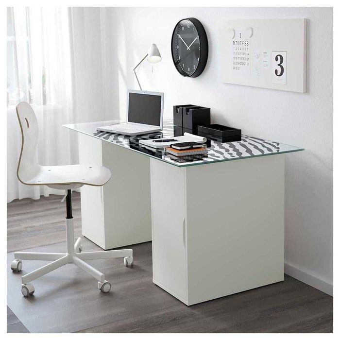 Дизайнерско бюро със стъклен плот и две шкафчета ИКЕА