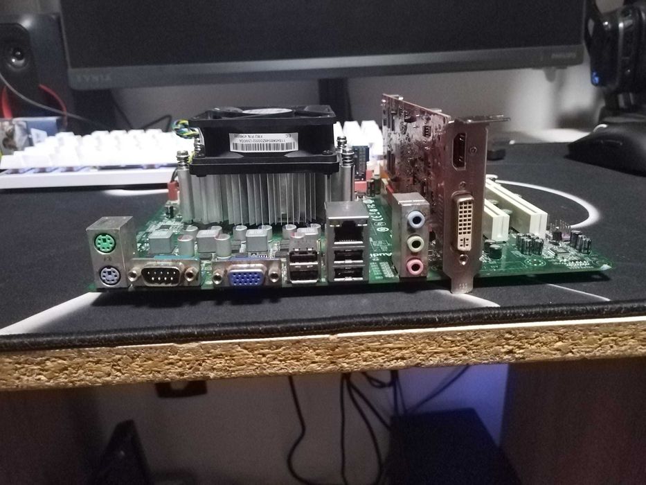KIT Retro AMD Athlon X2 260 +ECS MCP61M-M3 +4GB DDR3 +AMD Radeon 5450