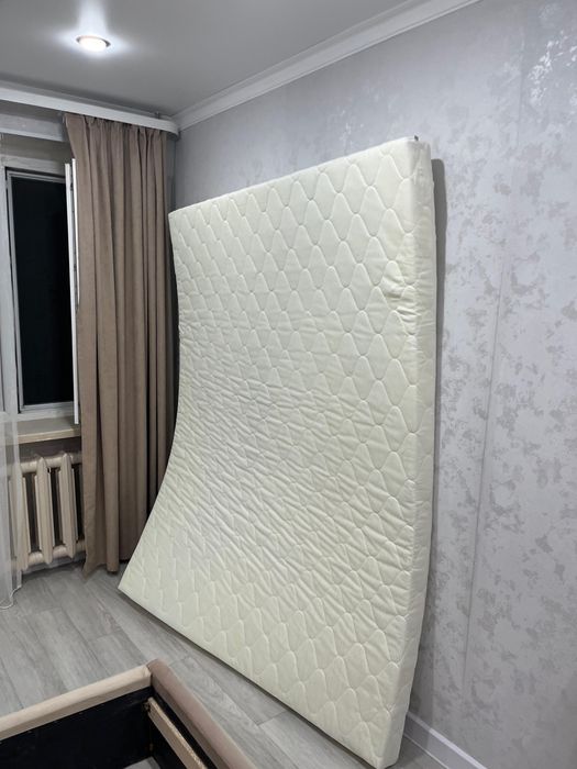 Спальный кровать