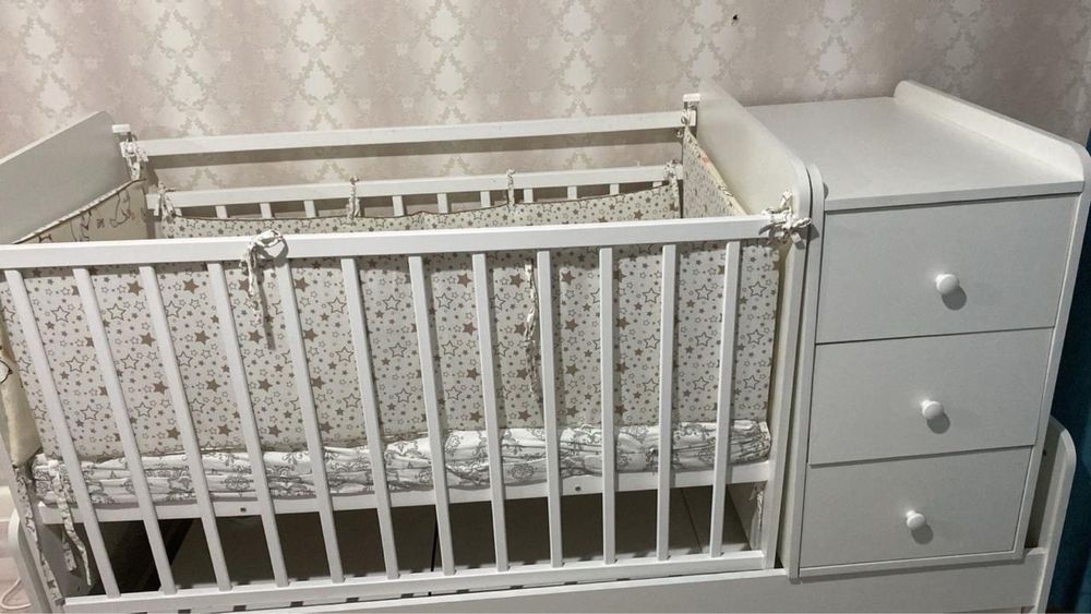 Детская кроватка