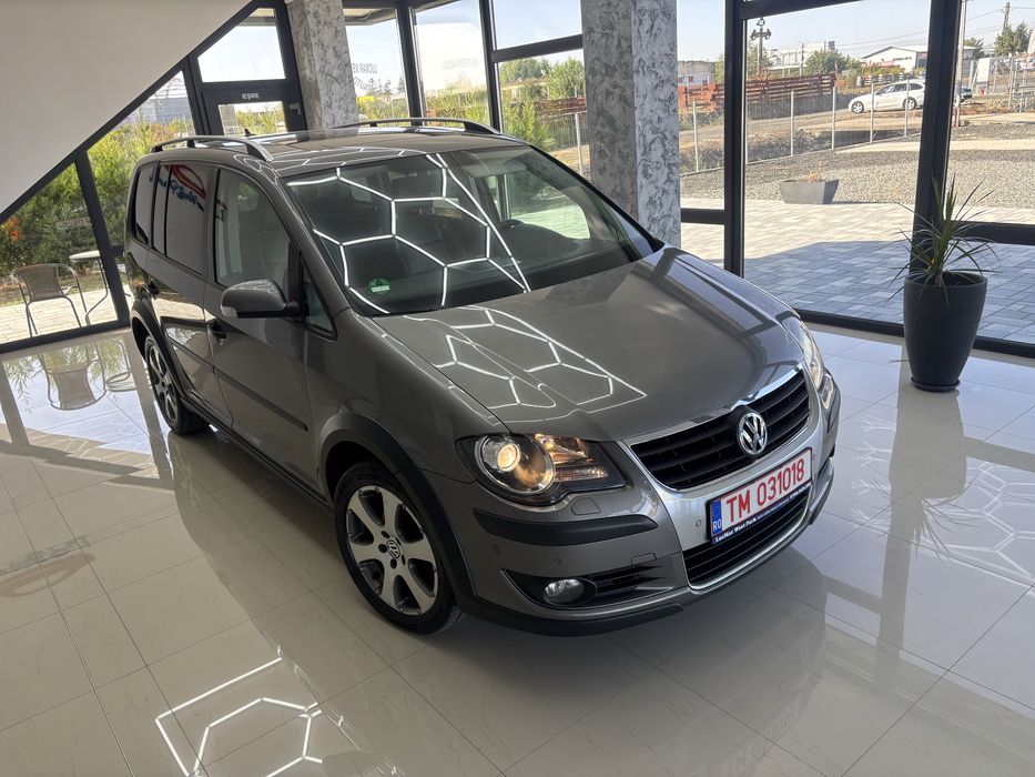 VOLKSWAGEN Touran 2008 — imagine 3