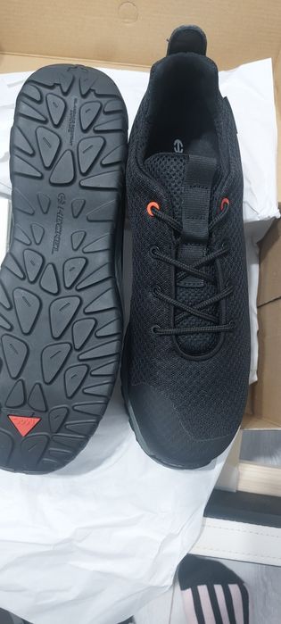 Adidași cu bombeu nr 44