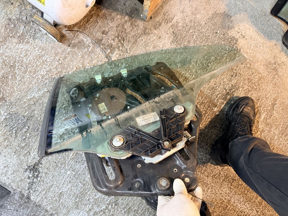 Macara geam spate bmw e93 cabrio