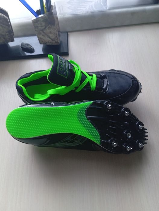 Продам шиповки 38р