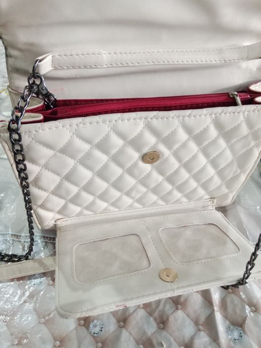 Sumka sotiladi 60 ming