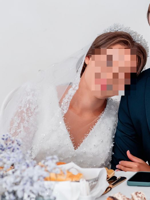 Rochie de mireasă + voal de vânzare