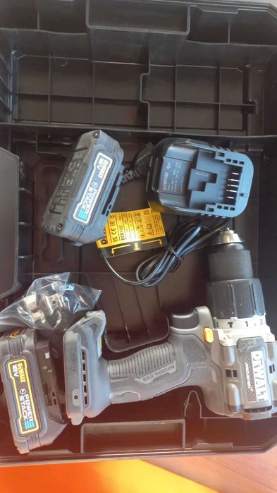 RESIGILAT-Masina de gaurit si insurubat cu percutie Dewalt DCD85ME2GT