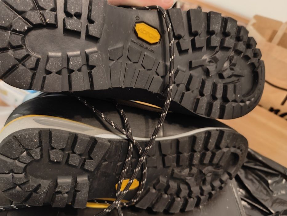 Bocanci montani La Sportiva Trango Evo GTX – mărimea 42, 27 cm nu scar