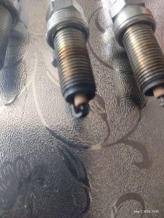 Запалителна свещ ILKAR7B11 NGK