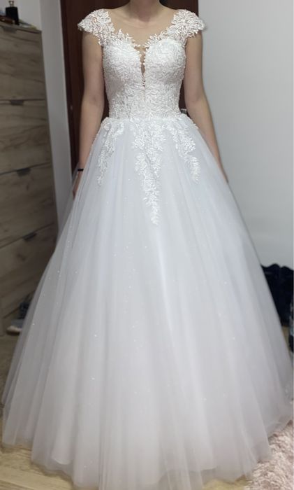 Vand rochie de mireasa+ voal mare