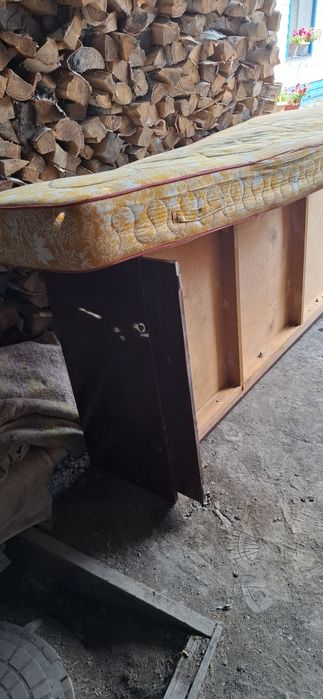 Кровать односпальная