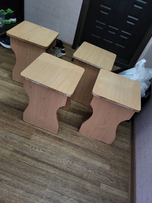 Продам срочно табуретки