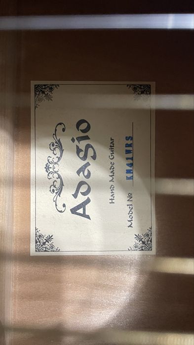 Продам гитару лопнула 1 струна