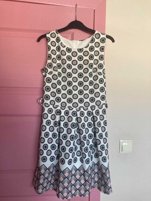 Официални рокли, тоалети за повод и за първи учебен ден