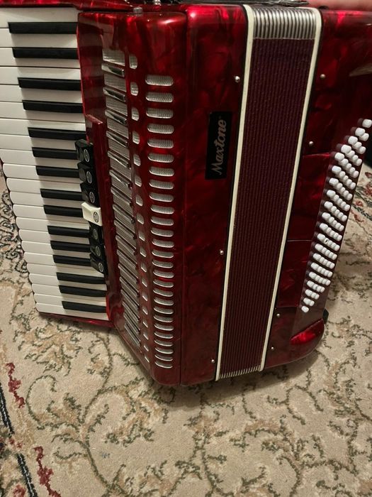 Acordeon Maxtone 80 de basi