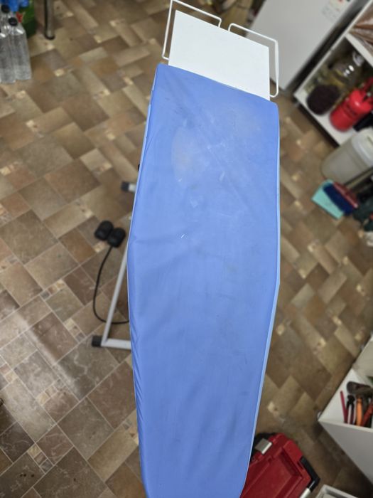 Masa de calcat cu ventilare profesionala