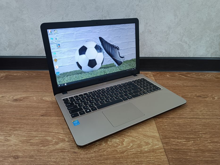 НОУТБУК Asus VivoBook Windows 10.
