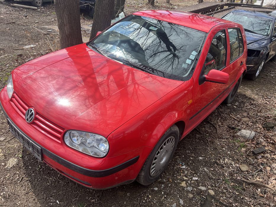 Volkswagen Golf 4 1.4 fsi , Фолксваген Голф 1.4 фси На Части !!!