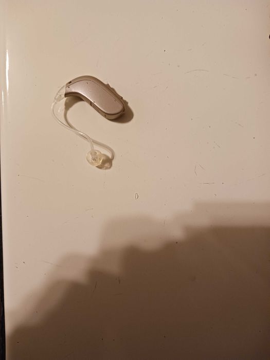 Caut specialist reglaj aparat auditiv Oticon BTE P/BTE, eventual vand