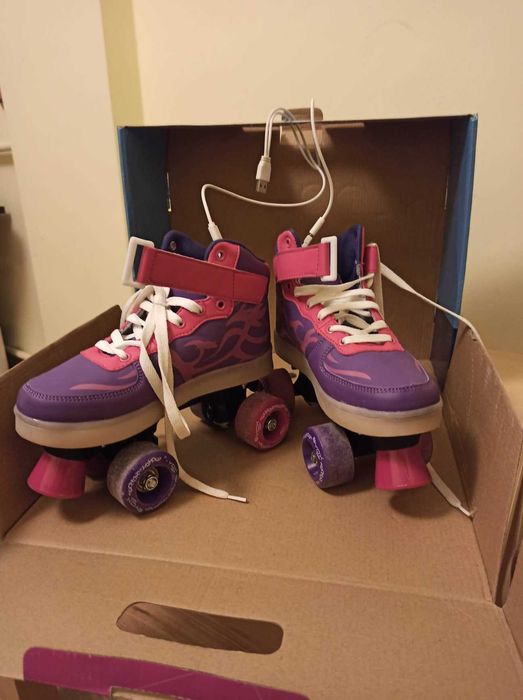 Ролкови кънки-35-36 номер. Много запазени. С всички аксесоари към тях
