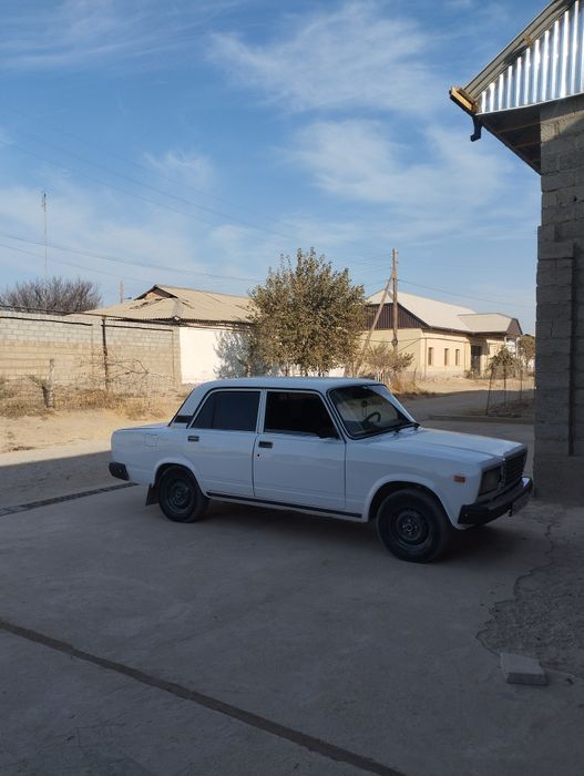 Vaz 2107 sotiladi 2008yil