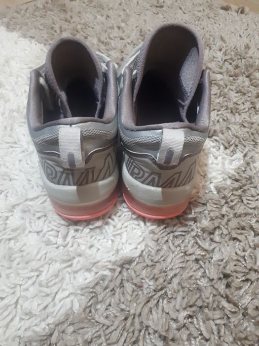 Оригинални маратонки