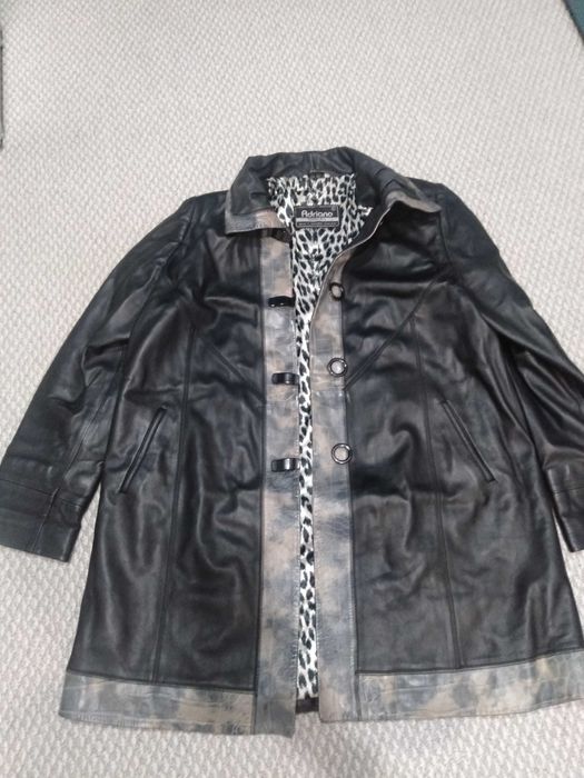 Куртки женские и мужская