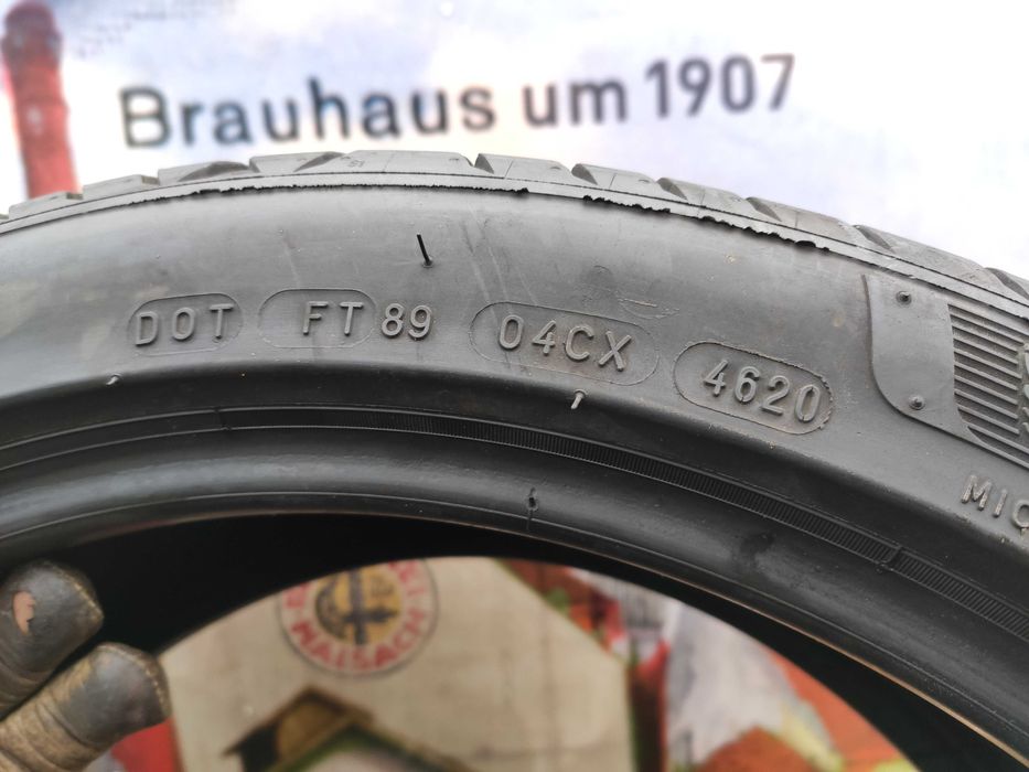 2бр Летни гуми 235 40 18 - Michelin